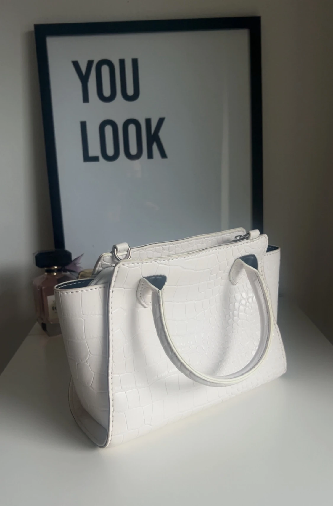 Jättesnygg vit handväska  - 1