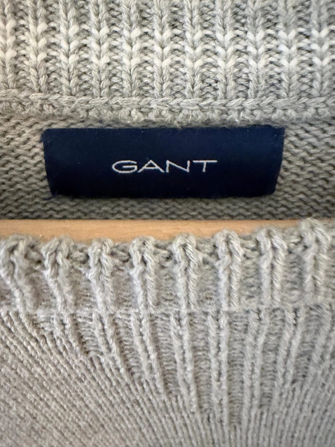 Grå stickad tröja från GANT - 1