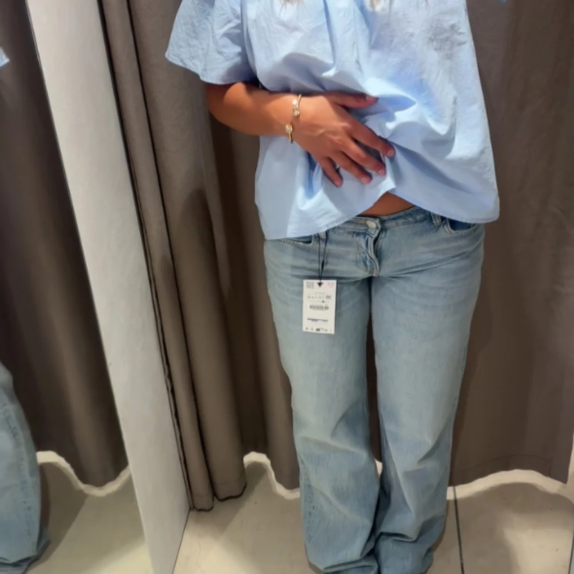 Ljusblå raka jeans från Zara