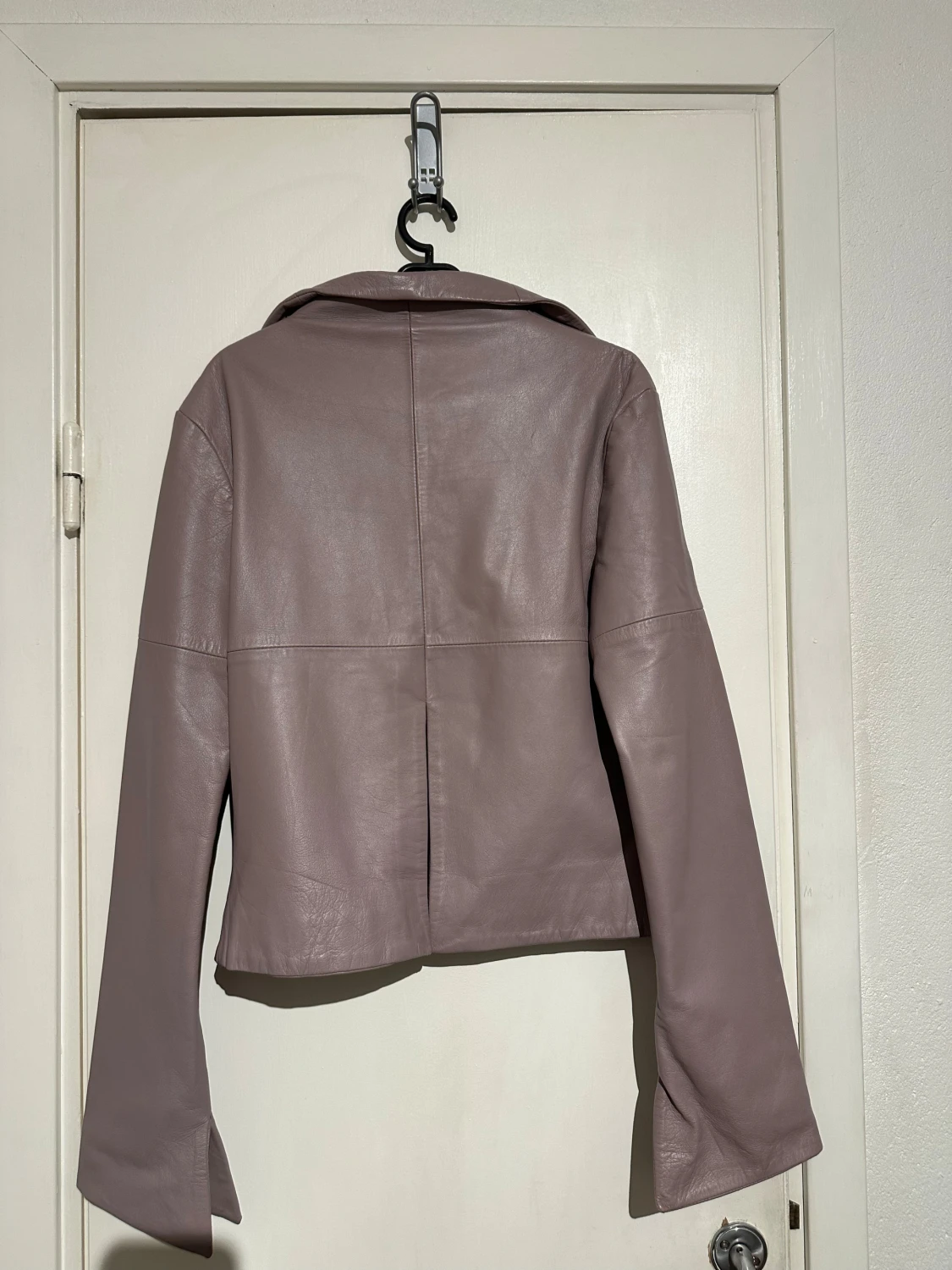 Ljuslila skinnjacka från Jag - 1