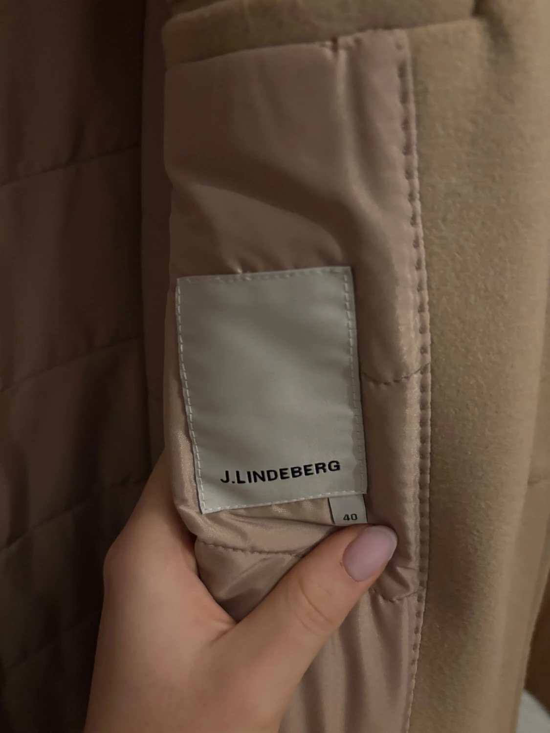 Beige kappa från J.Lindeberg - 2