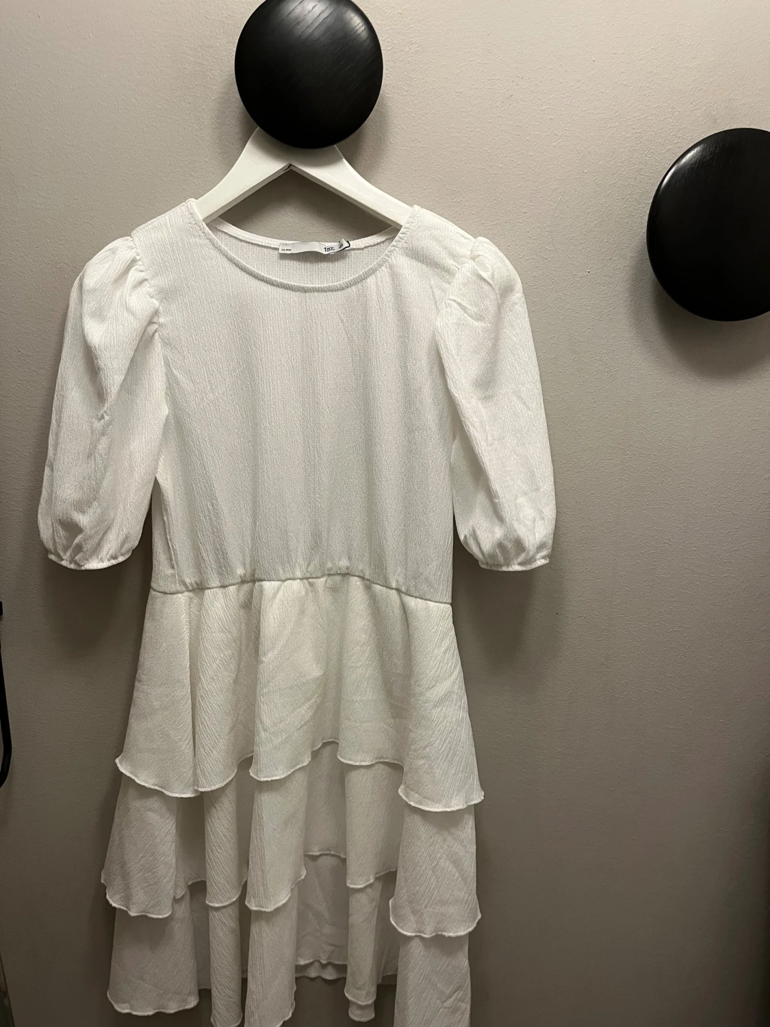 Vit volangklänning Fiora star - 1