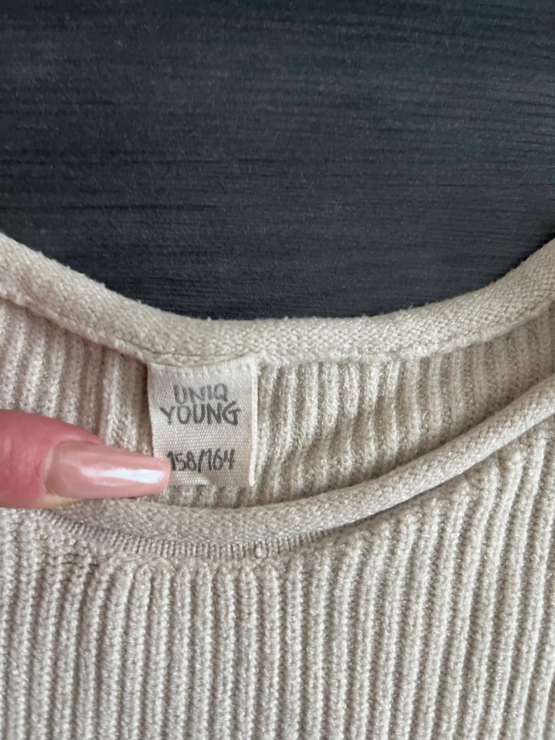 Beige ribbad tröja från Uniq Young - 1