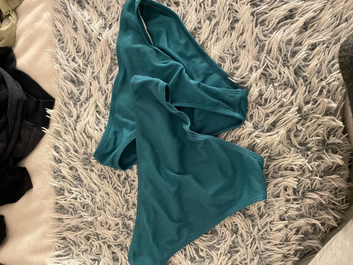 Turkos ribbad bikiniunderdel