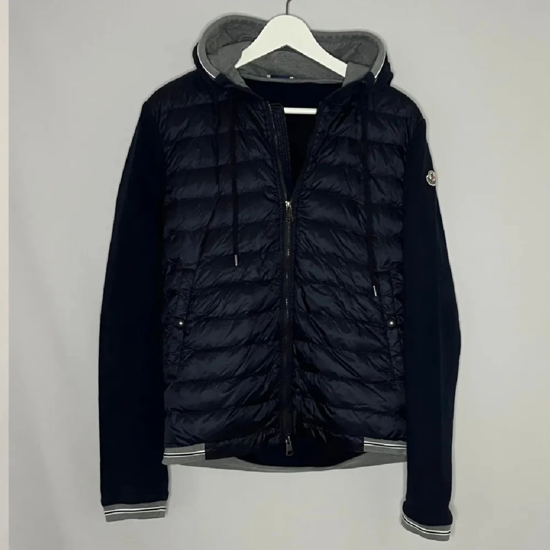 Mörkblå Moncler pufferjacka med huva - 3