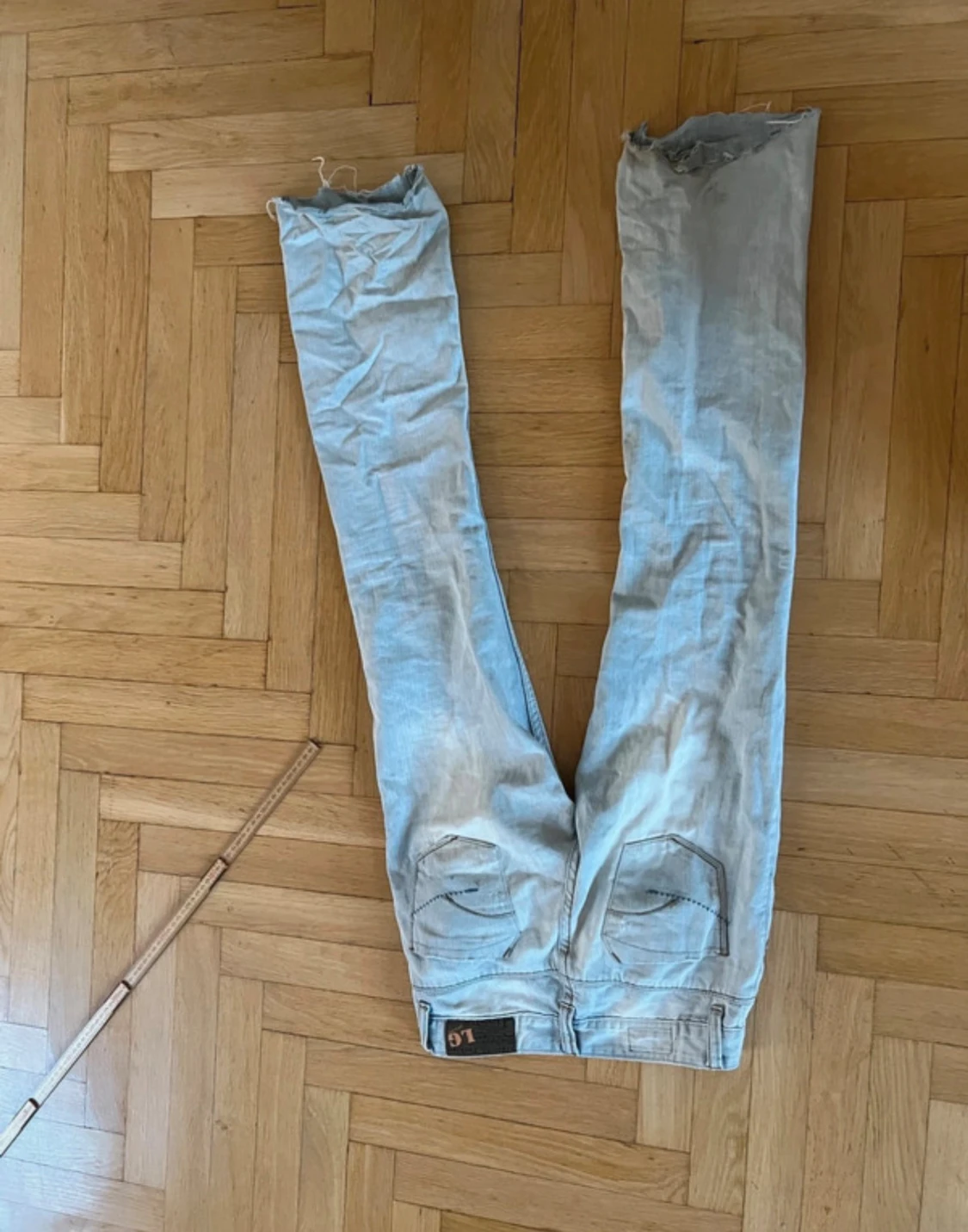 Ljusblå bootcut jeans med rå kant - 5