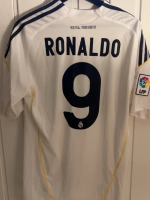 Ronaldo Real Madrid fotbollströja  - Replika