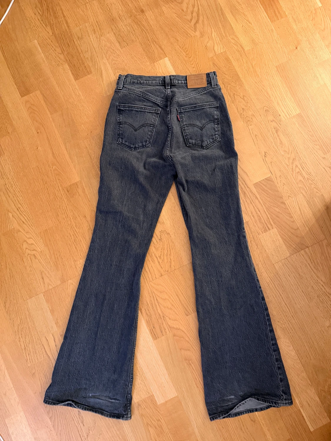 Levi's 70s High Flare gråa jeans - 5