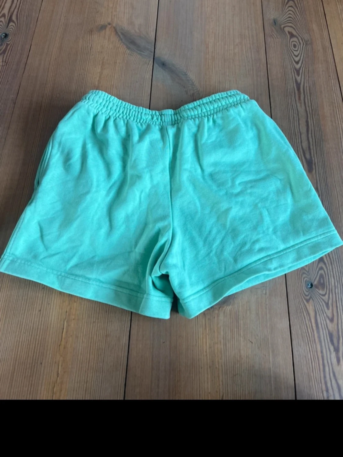 Fina gröna Pernilla Wahlgrens shorts