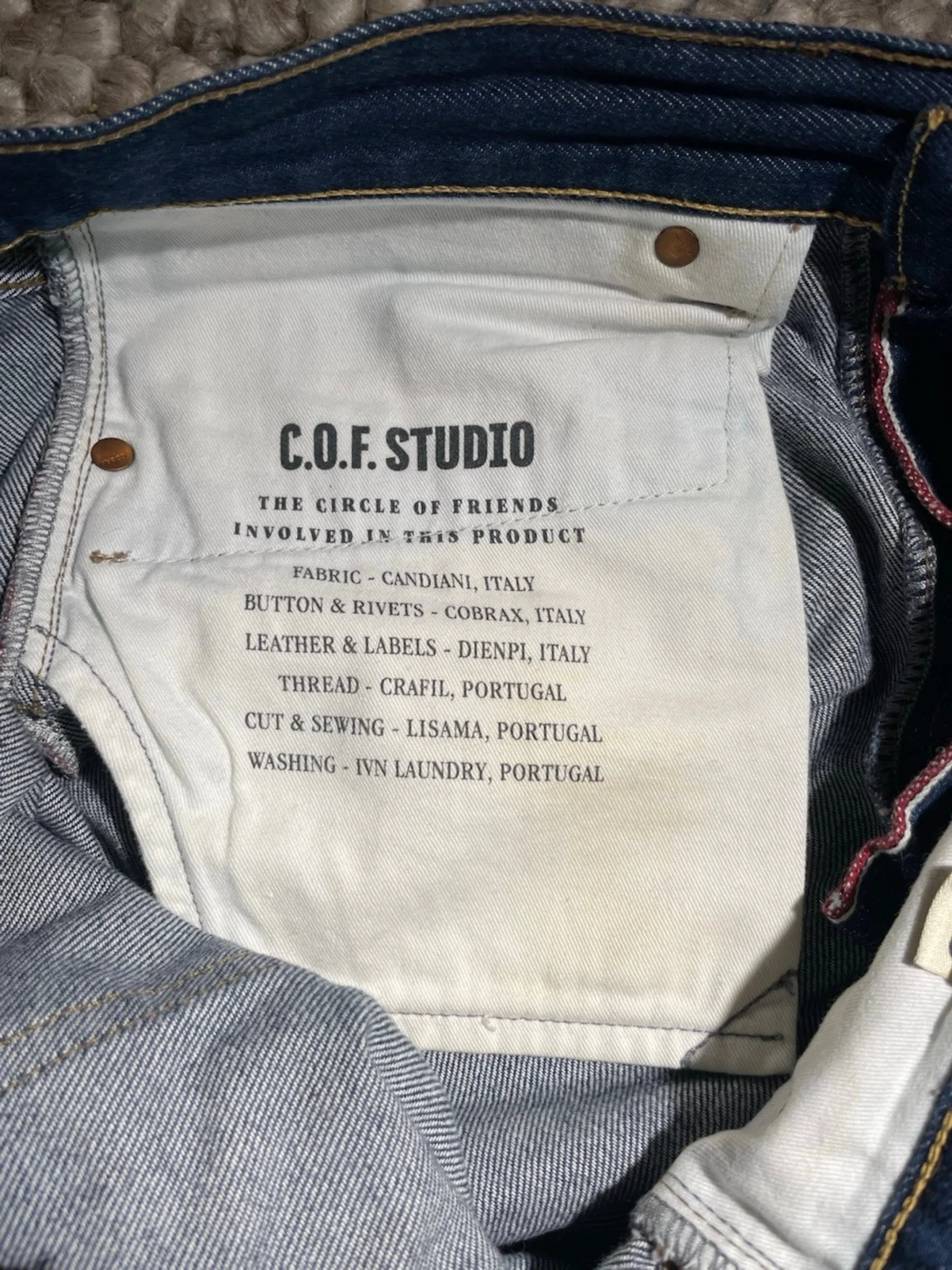 Mörkblå jeans från C.O.F Studio - 3