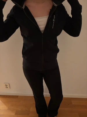 Said Racing Zip Hood W - Zip hoodie från Sail Racing, lite nopprig på insidan men annars bra skick💞nypris 1000kr