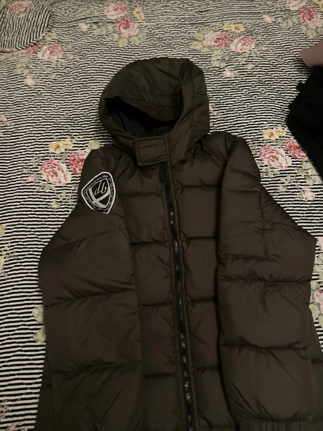 Mörkbrun dunväst med huva från db - 1