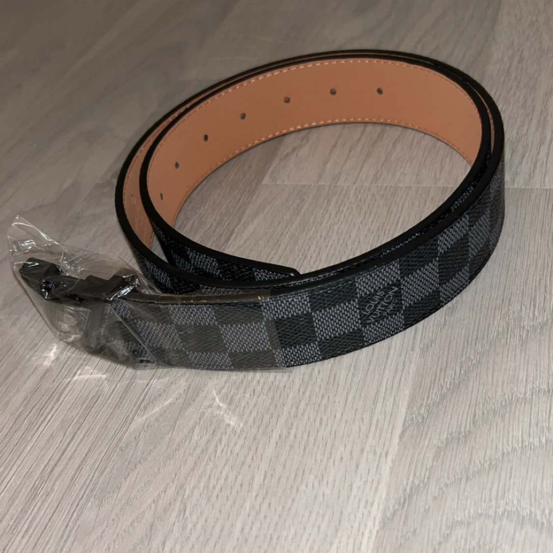 Ett riktigt fint svart bälte från H&M - 1