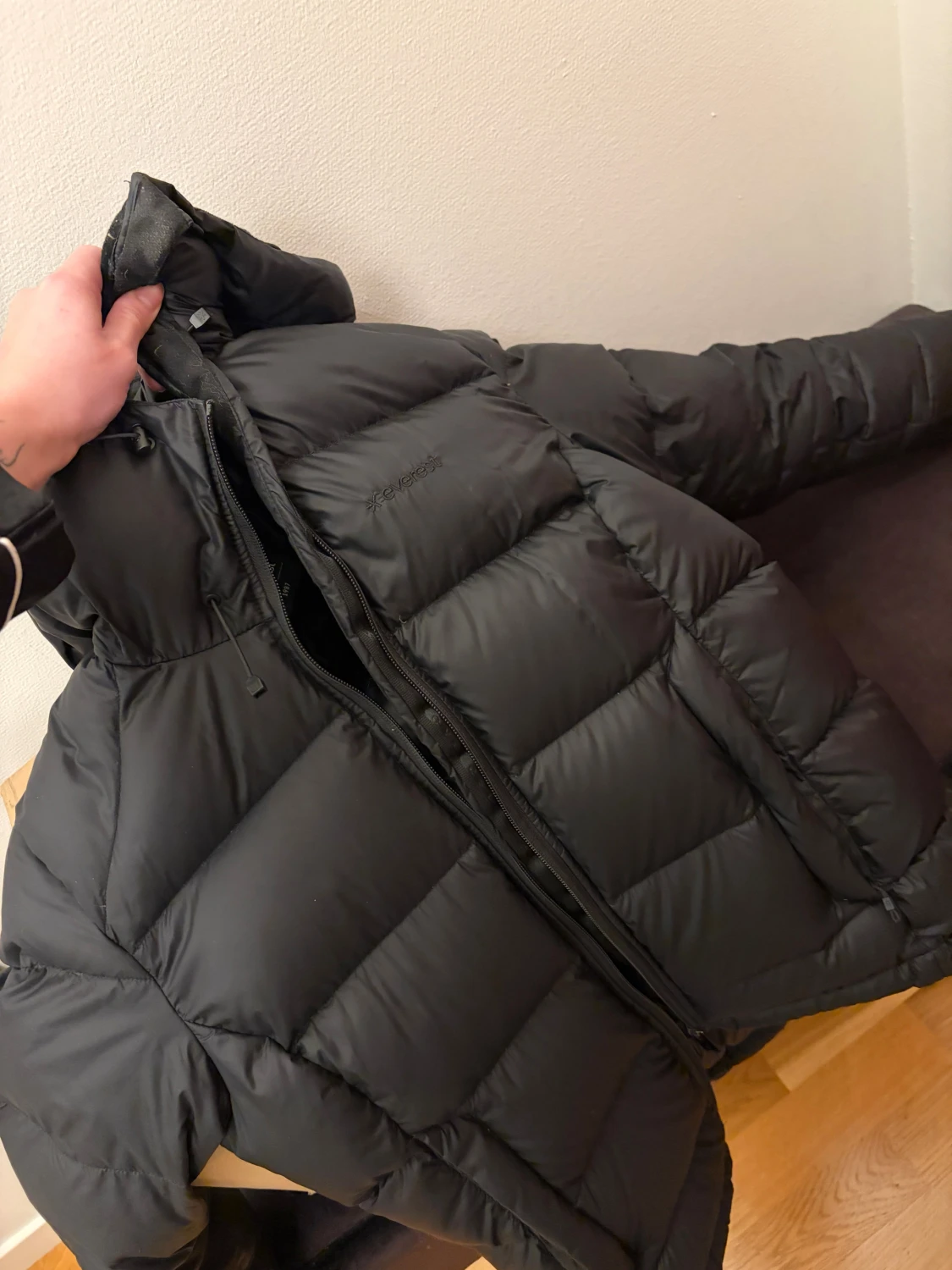 Svart pufferjacka från Everest - 6