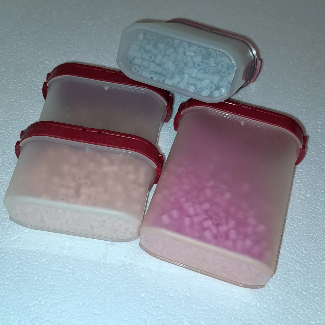 Pärlor i Tupperware krydd burkar - 1