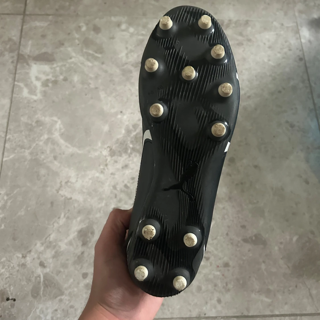 Svarta fotbollsskor från Puma - 3