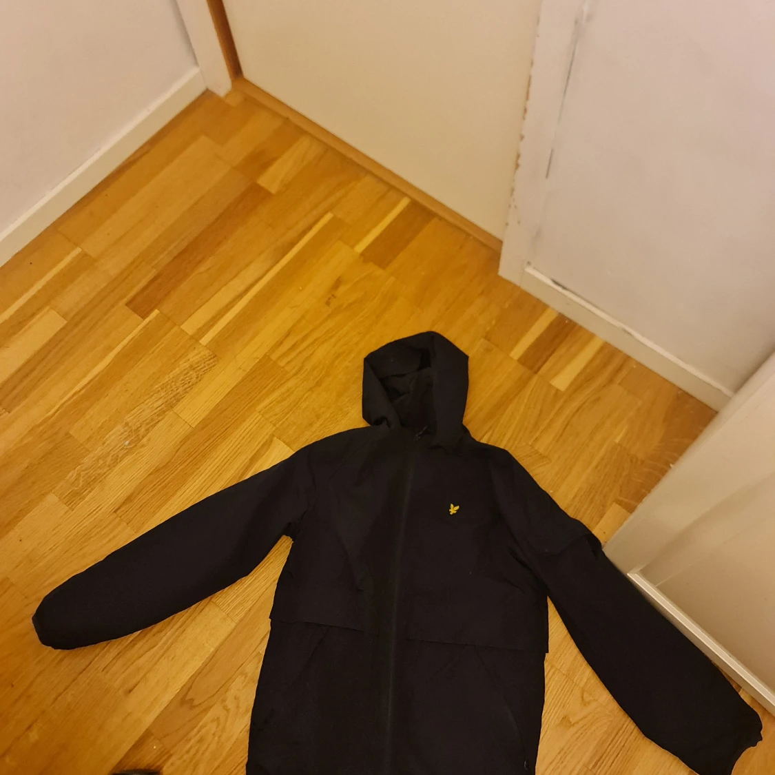 Svart vindjacka/windbreaker från Lyle & Scott