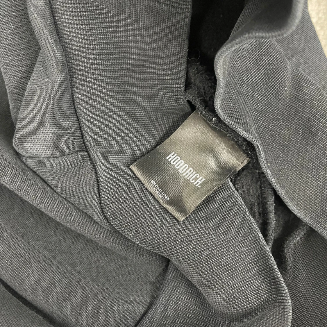 Svart hoodie från Hoodrich med logga - 2