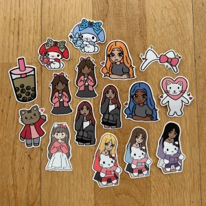 Klistermärke-pack 💜 - 16 st klistermärken med vår egna design (värde 108 kr) 🩷 