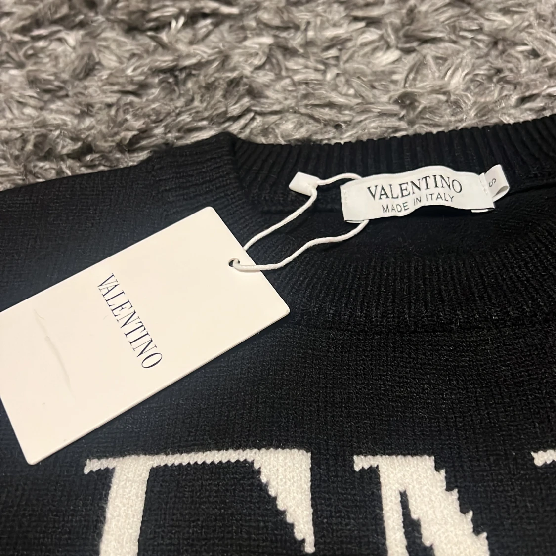 Svart Valentino sweater  - 1