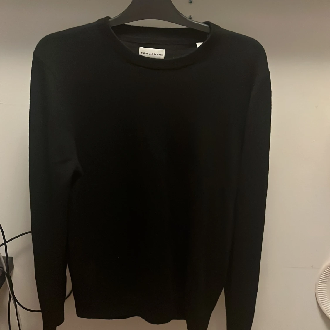 Svart merinoullströja These Glory Days