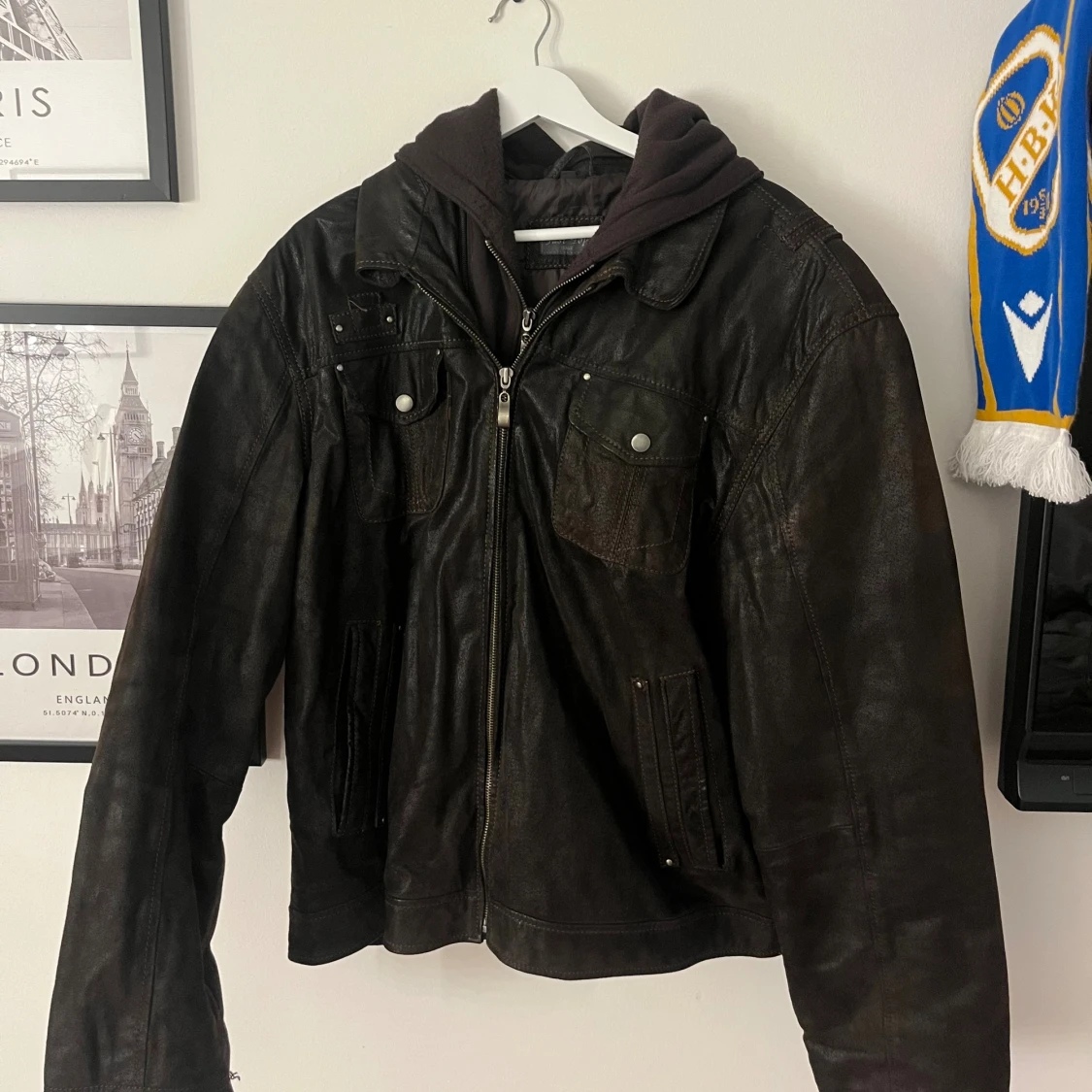 Mörkbrun skinnjacka med huva från just top  - 1