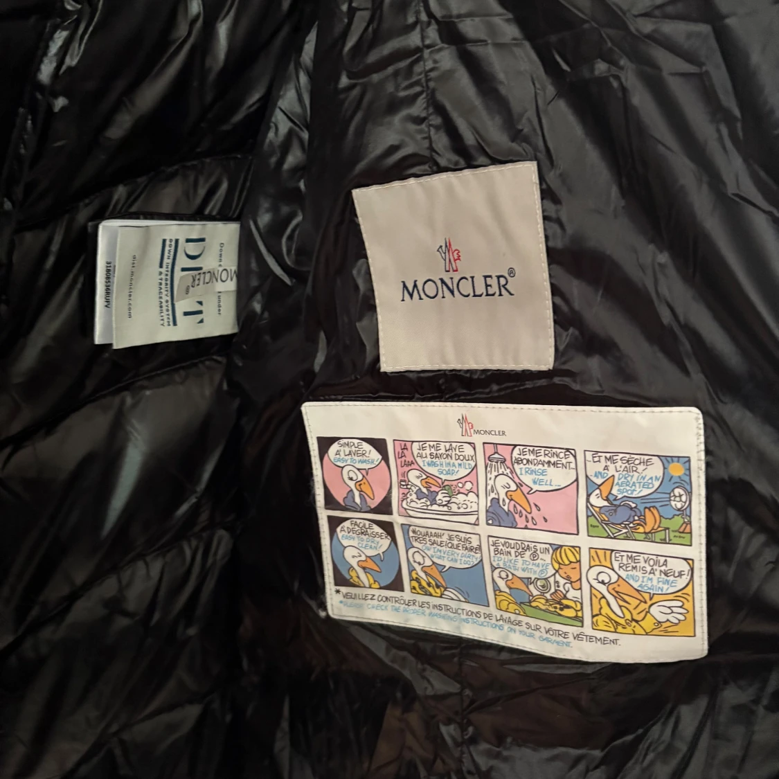 Svart Moncler dunjacka med päls - 3