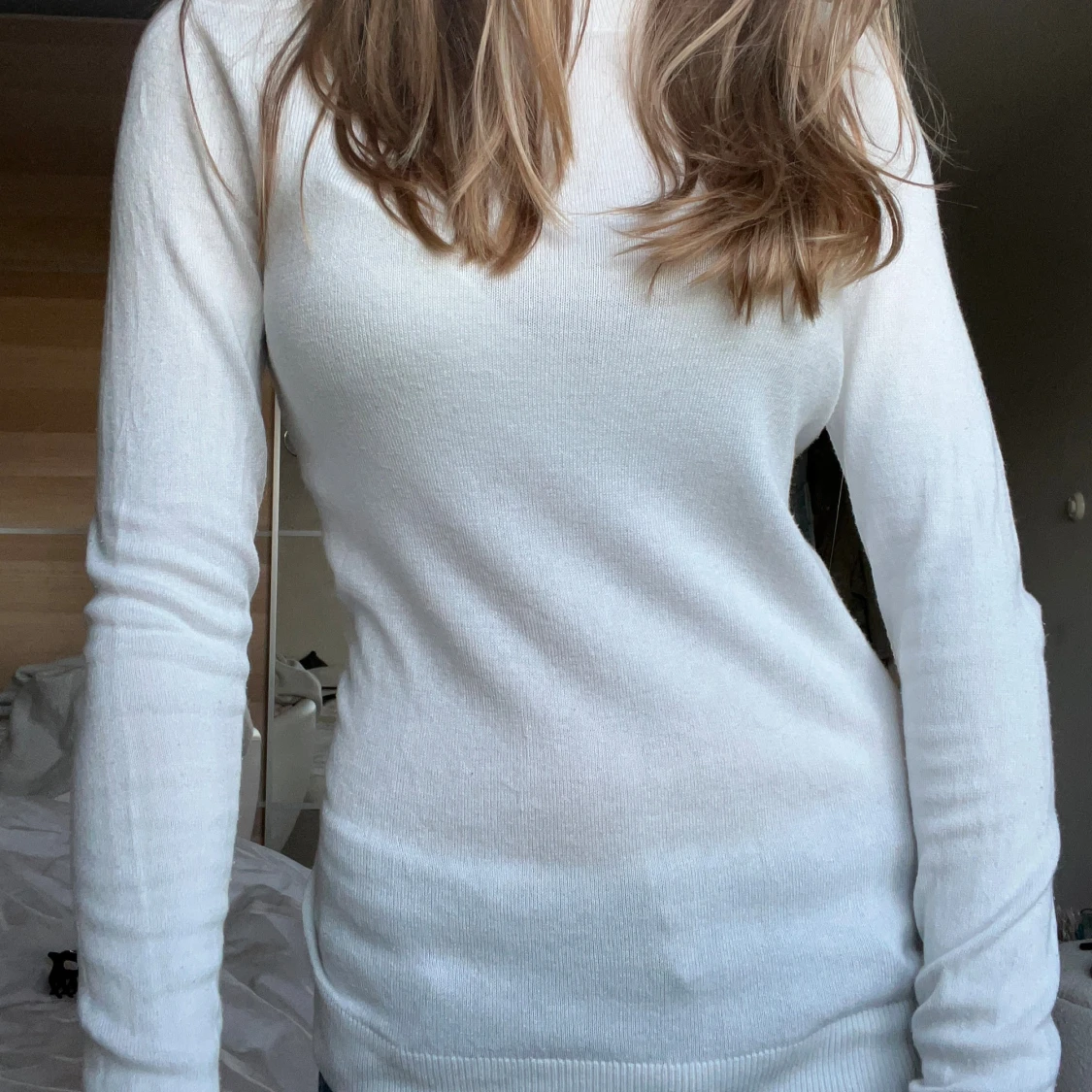 Finstickad vit långärmad tröja - 1