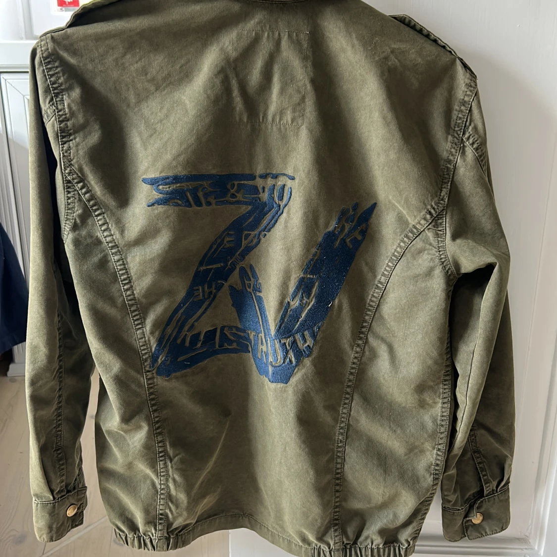 Olivgrön parkajacka från Zadig & Voltaire