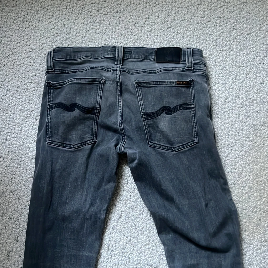 Gråa jeans från Nudie 