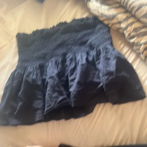 Topp söt - Söt topp från shein storlek M säljer då den är för stor