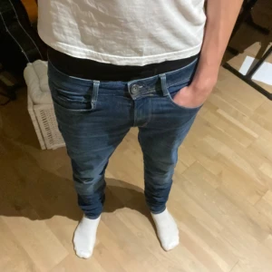 Garcia jeans - Säljer dessa mörkblå jeans från garcia. De är i modellen slim fit och är i storlek en W31 L32.       