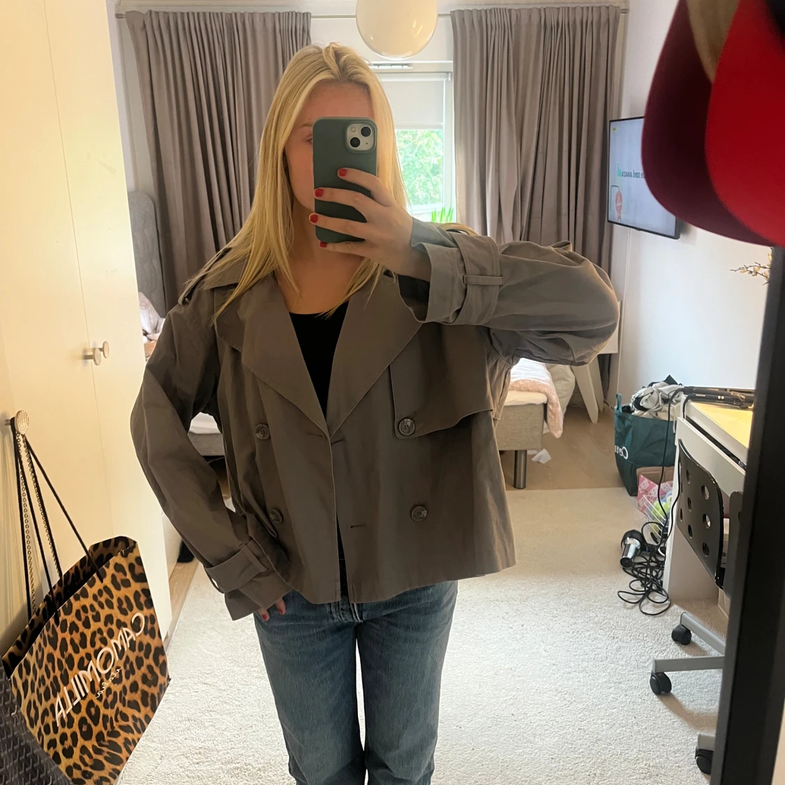 Grå trenchcoat🩶🩶🐨 - 1