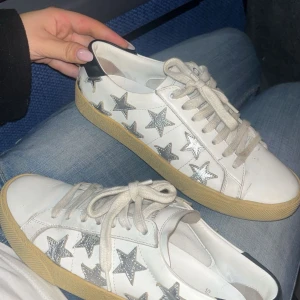 saint laurent sneakers - ysl sneakers in good condition. size is 38,5