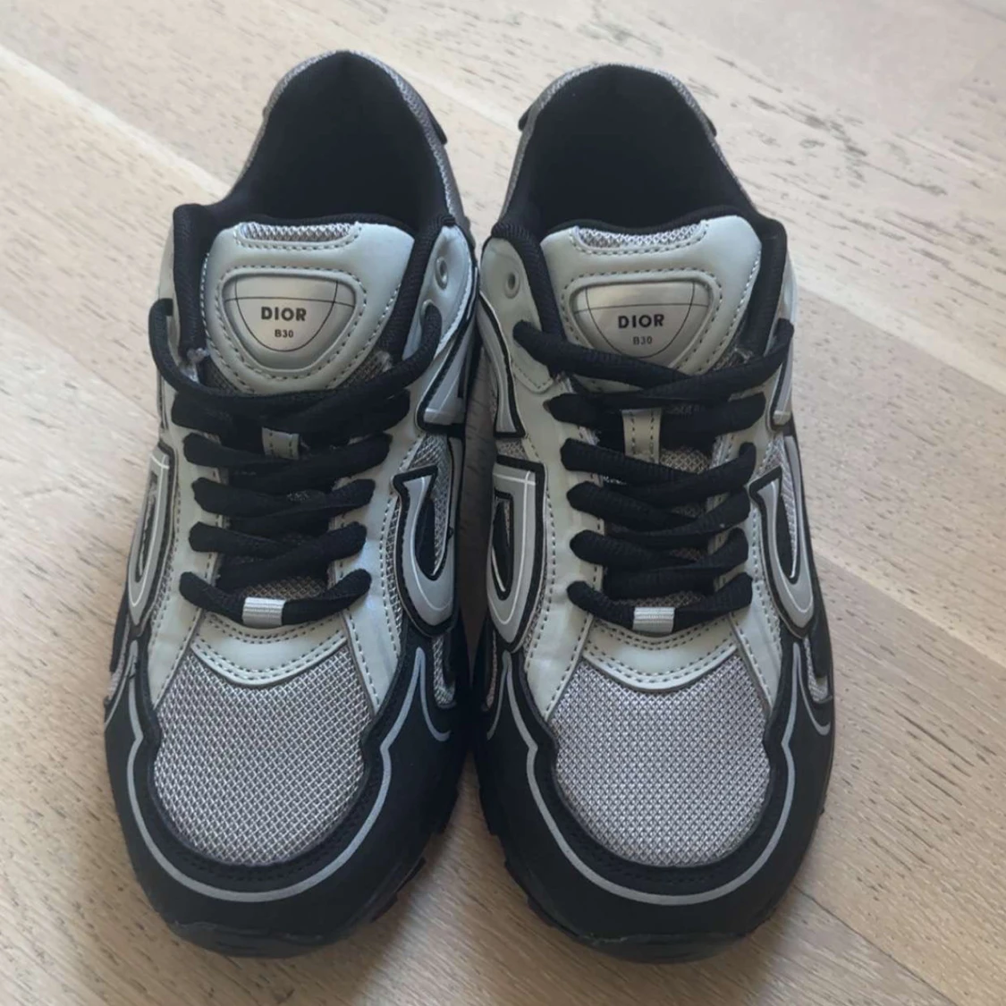  B30 sneakers svart och silver - 1