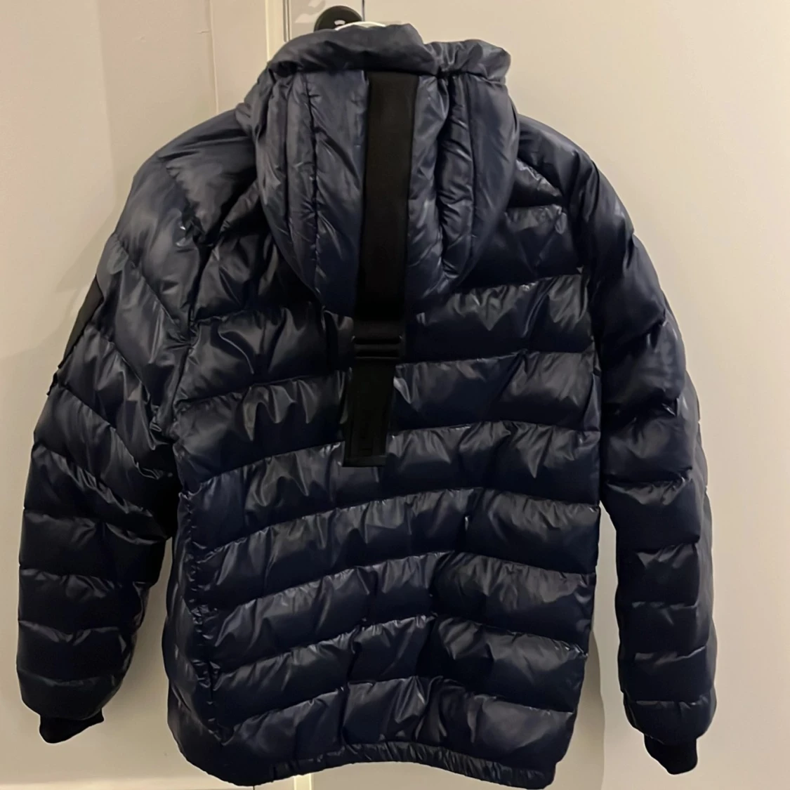 Mörkblå pufferjacka från Peak Performance - 90