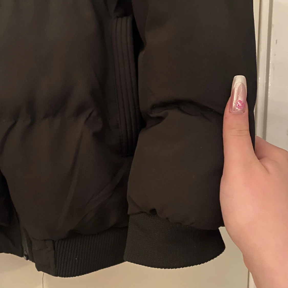 Svart pufferjacka Tommy Hilfiger - 4