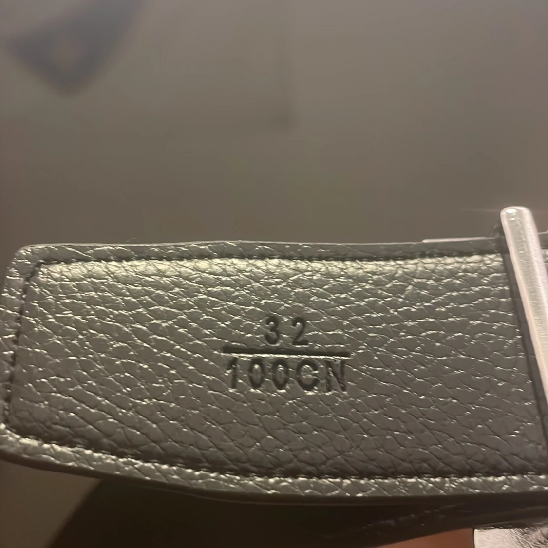 Stilrent vitt H bälte  - 2