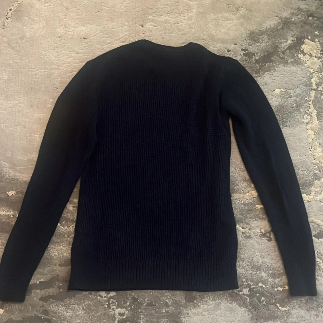 Mörkblå stickad tröja från H&M - 1