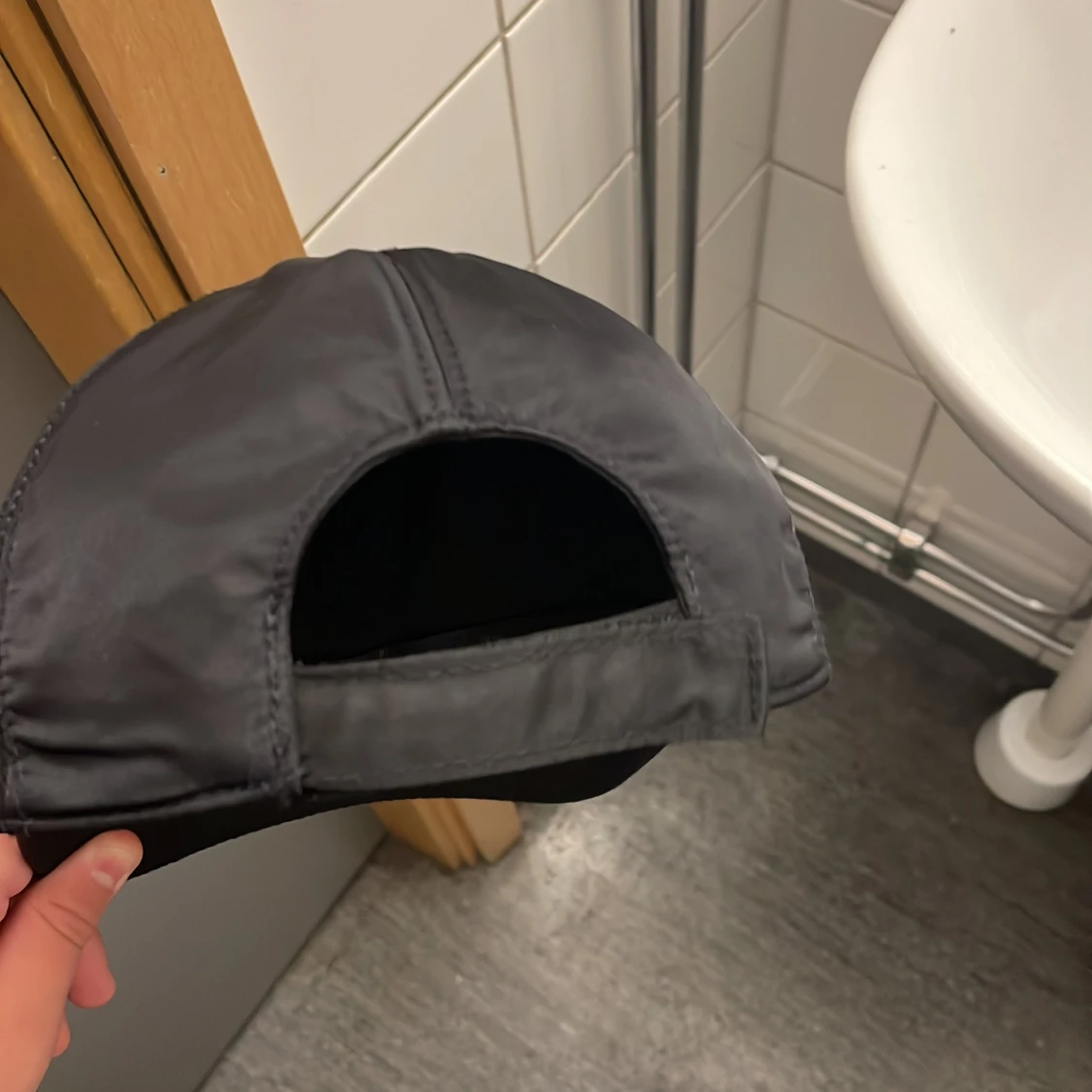 Svart keps från Prada i nylon - 2