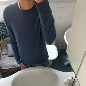 Pepe Jeans stickad tröja  - Tja! Säljer en as skön stickad tröja från Pepe Jeans. Otroligt skön tröja i kashmir mix. Storlek Xs men passar lite större som en S. Hör av dig om du har någon fundering!