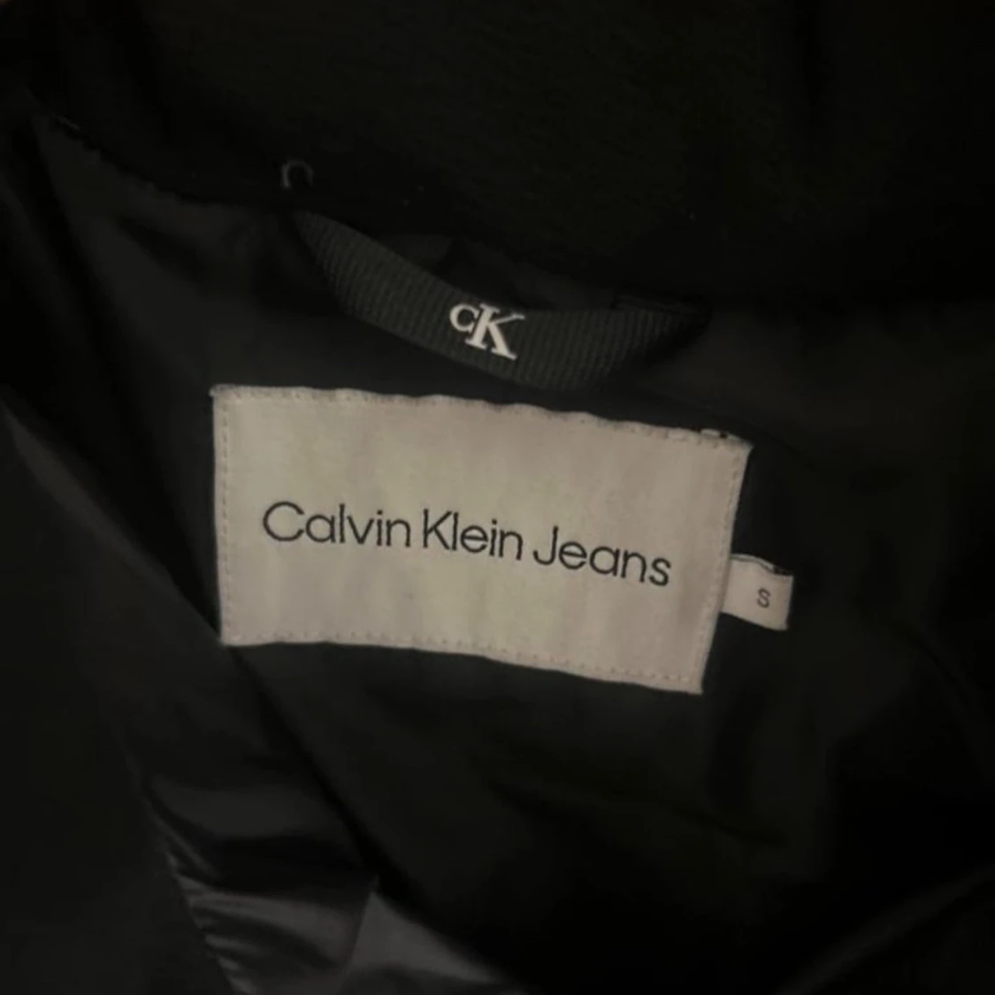 Svart pufferjacka Calvin Klein Jeans S - 1