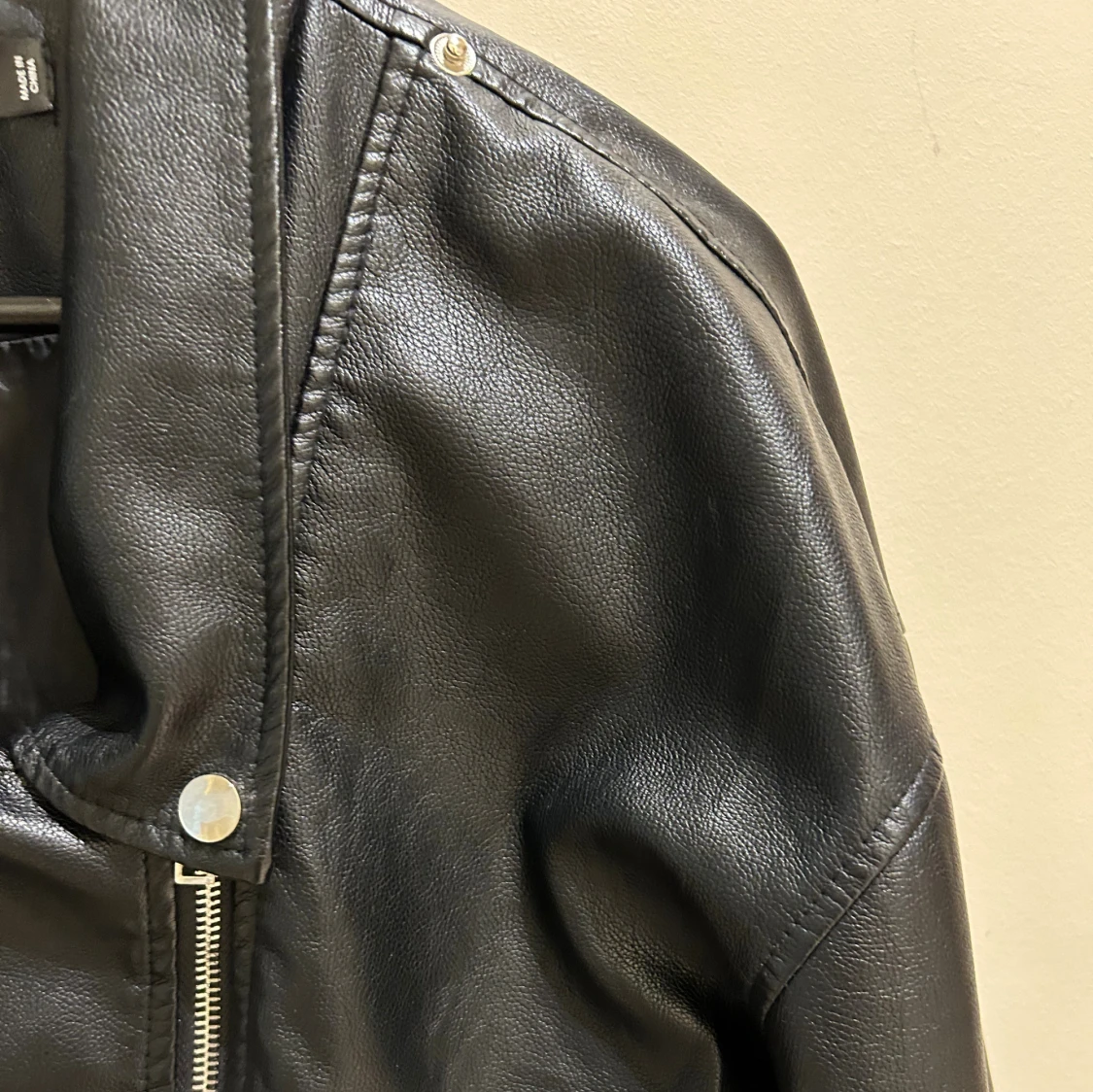  Ny Svart skinnjacka från Missguided  - 1