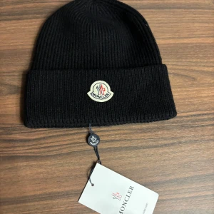 Mössa - Helt ny, är förhandlingsbar vid snabb affär mvh palmshop 🏝️ 