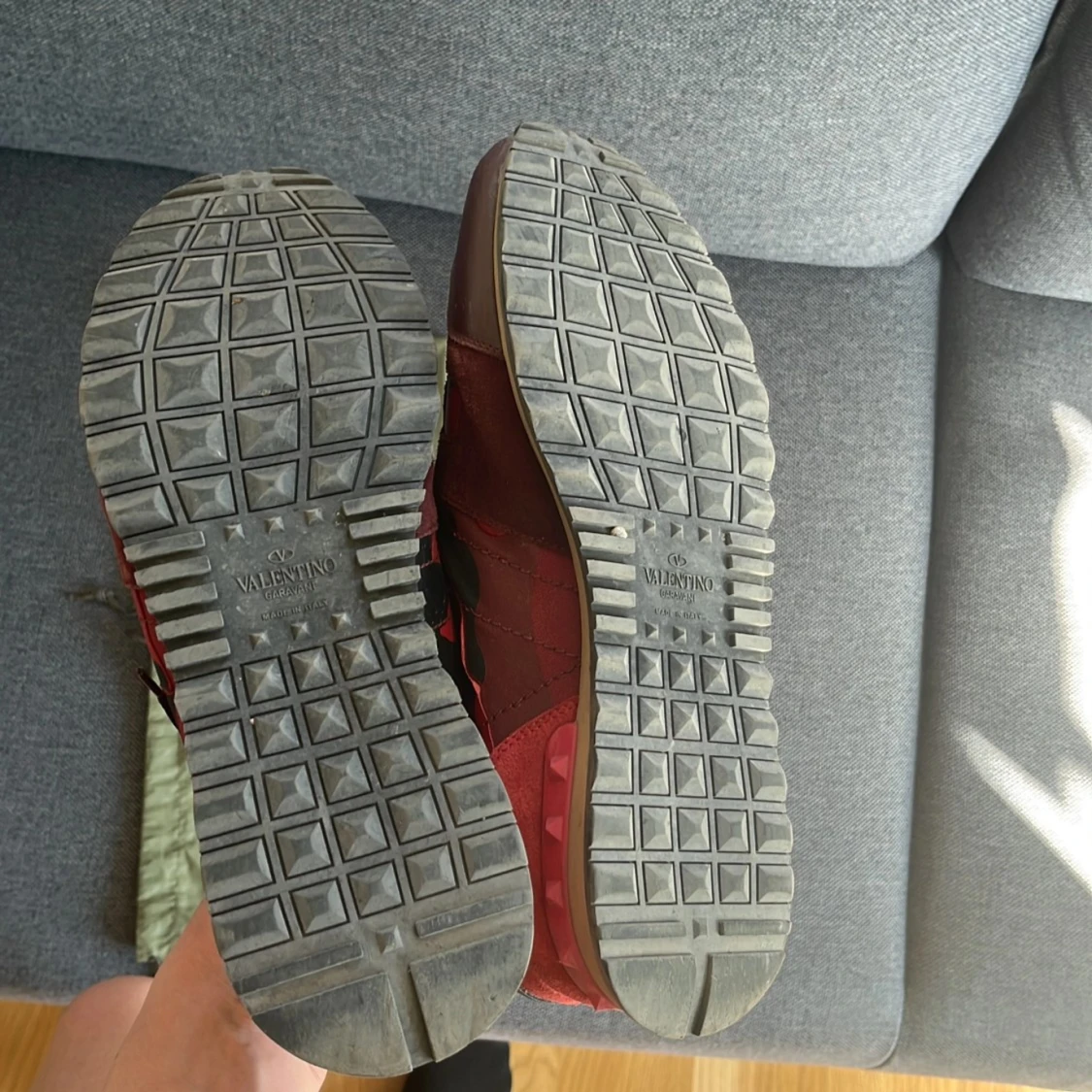 Valentino Rockrunner sneakers i röd och svart - 3