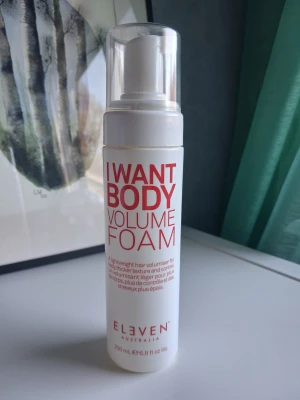 I want body volume foam (ny) - Säljer denna oanvänd ångsam produkt från eleven australia 200ml. En lätt mousse som ger volym och kontroll. Nypris på lyko 285kr. 