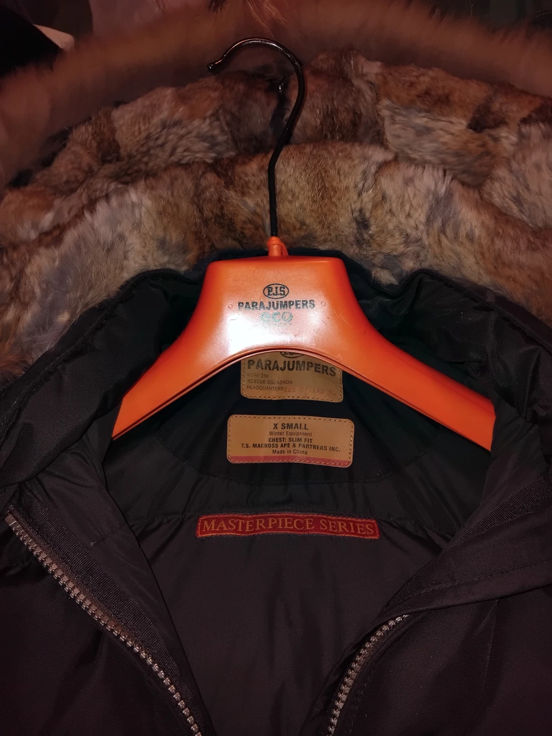 Svart Parajumpers dunjacka Longbear med päls - 4