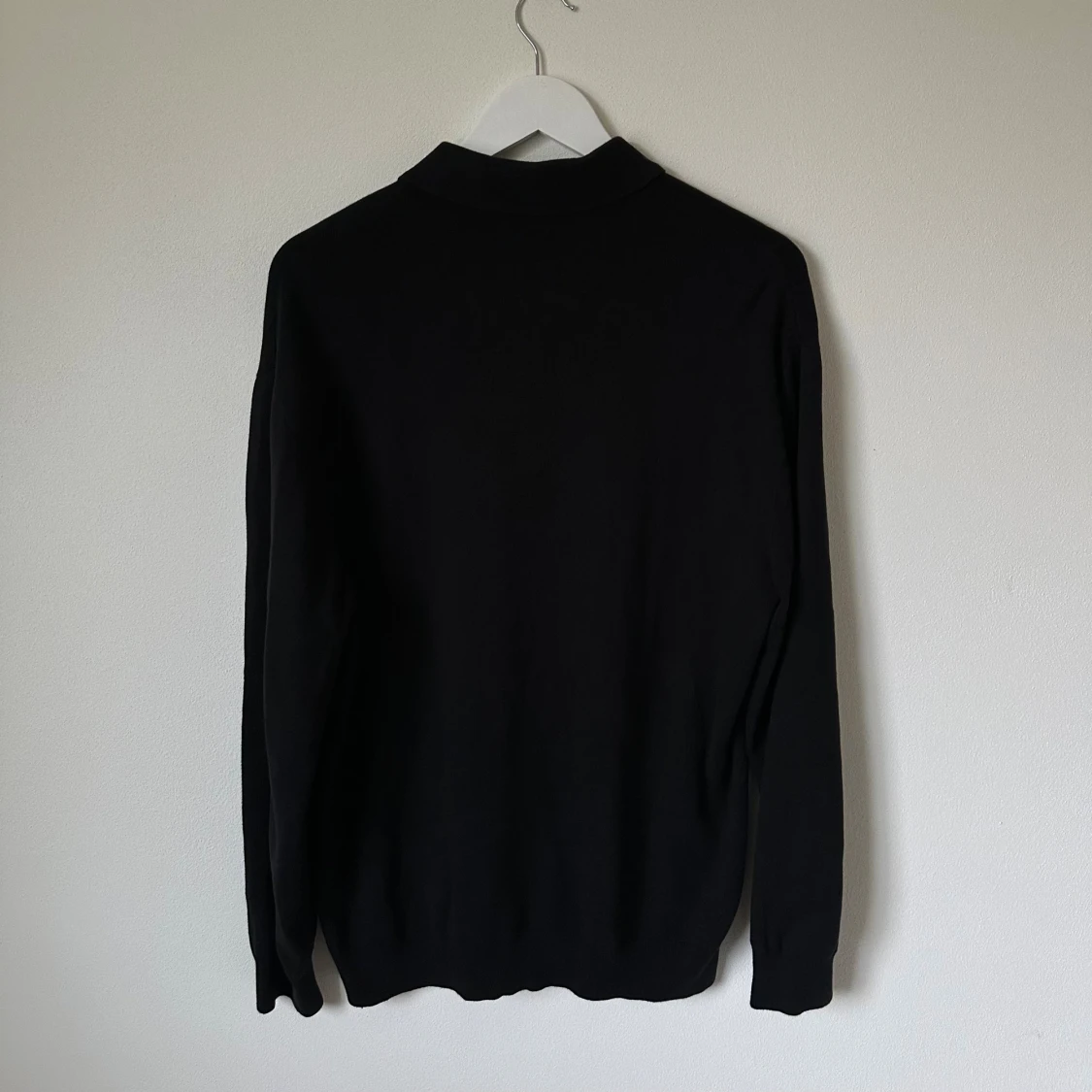 Svart pikétröja från COS i bomull - 1