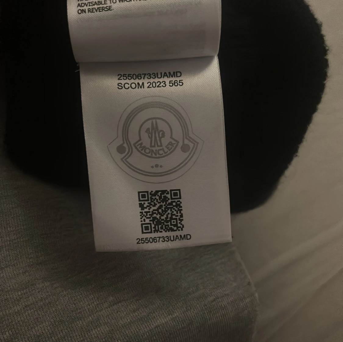 Svart Moncler mössa i ull - 1