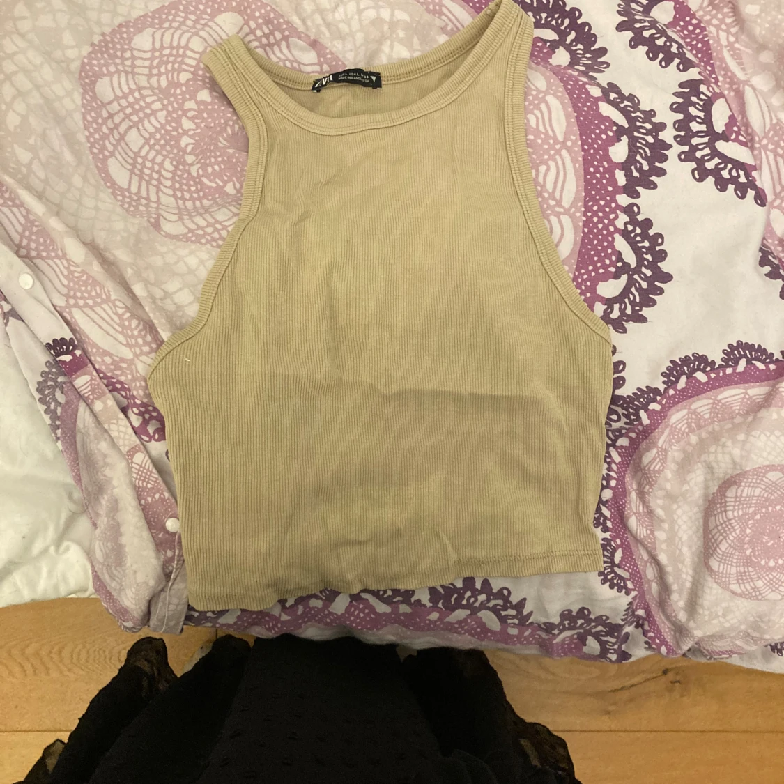 Beige ribbad linnetopp från Zara - 1